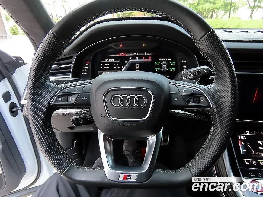 Audi SQ8 2021 из KR, фото 10