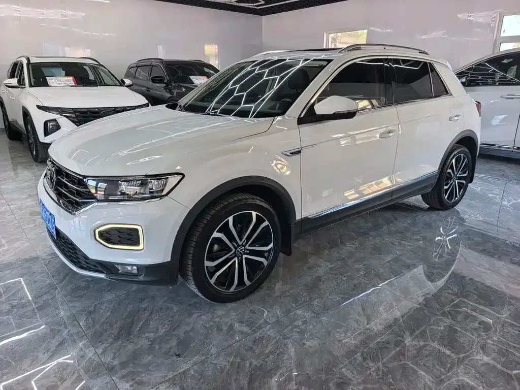 Volkswagen T-Roc — фото 10