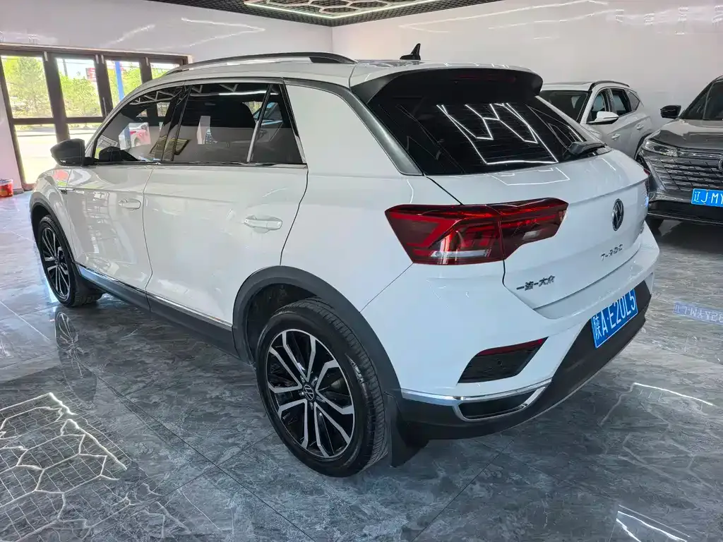 Volkswagen T-Roc — фото 3