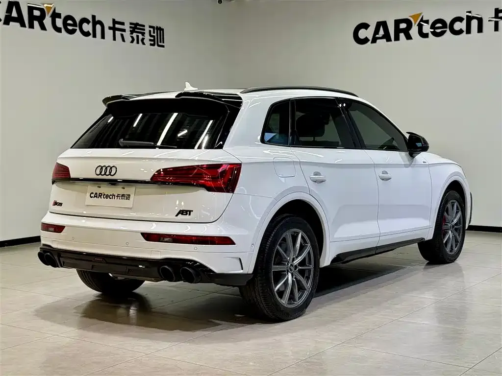 Audi Q5L — фото 7