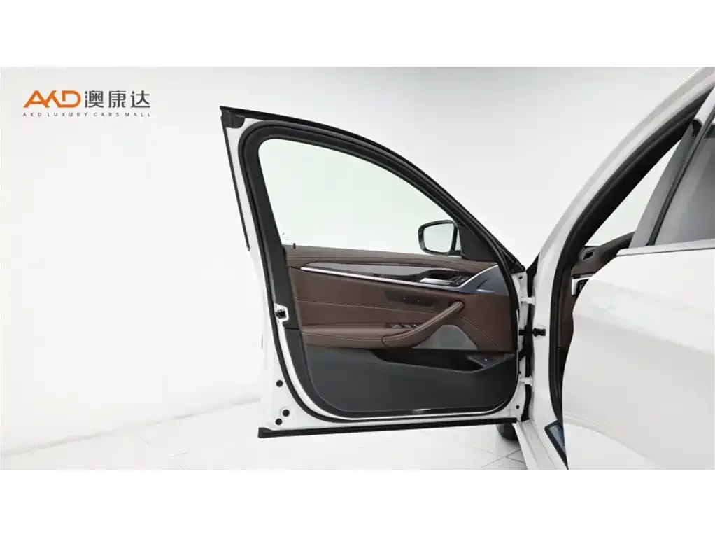 BMW 5 Series — фото 3