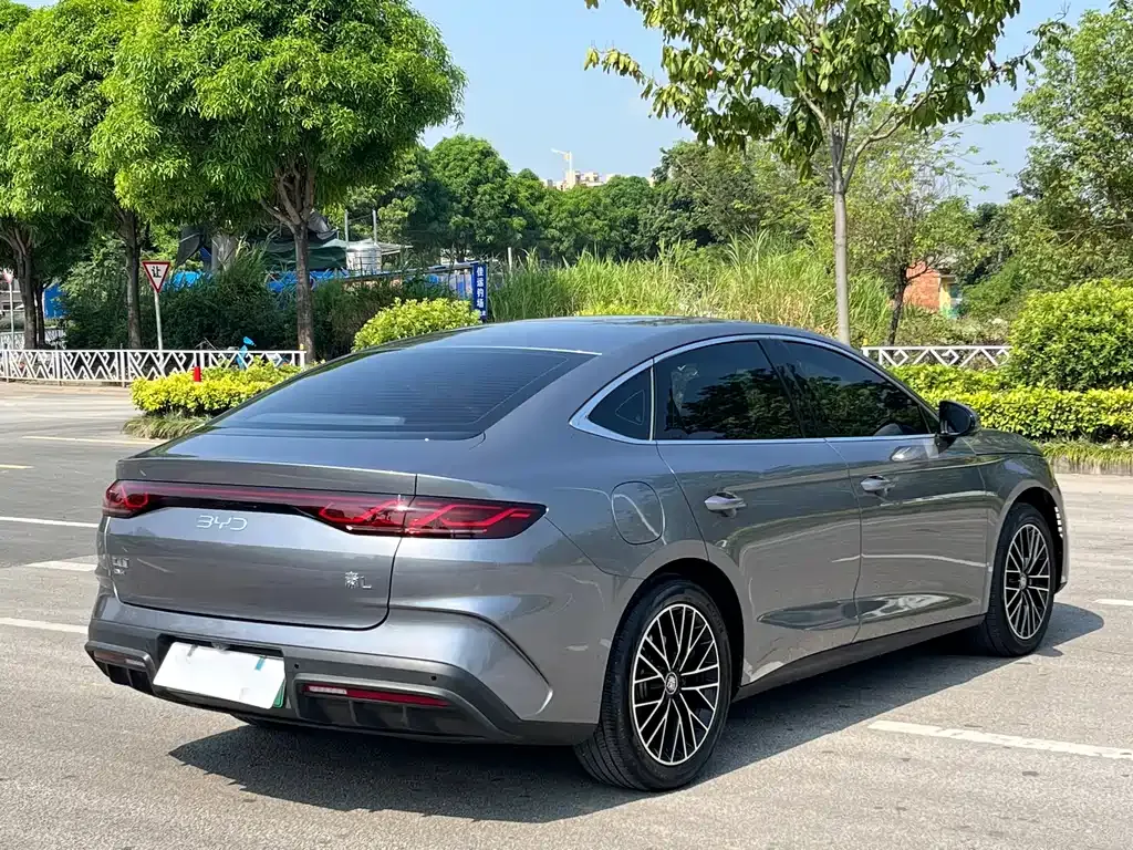 BYD Qin L — фото 9