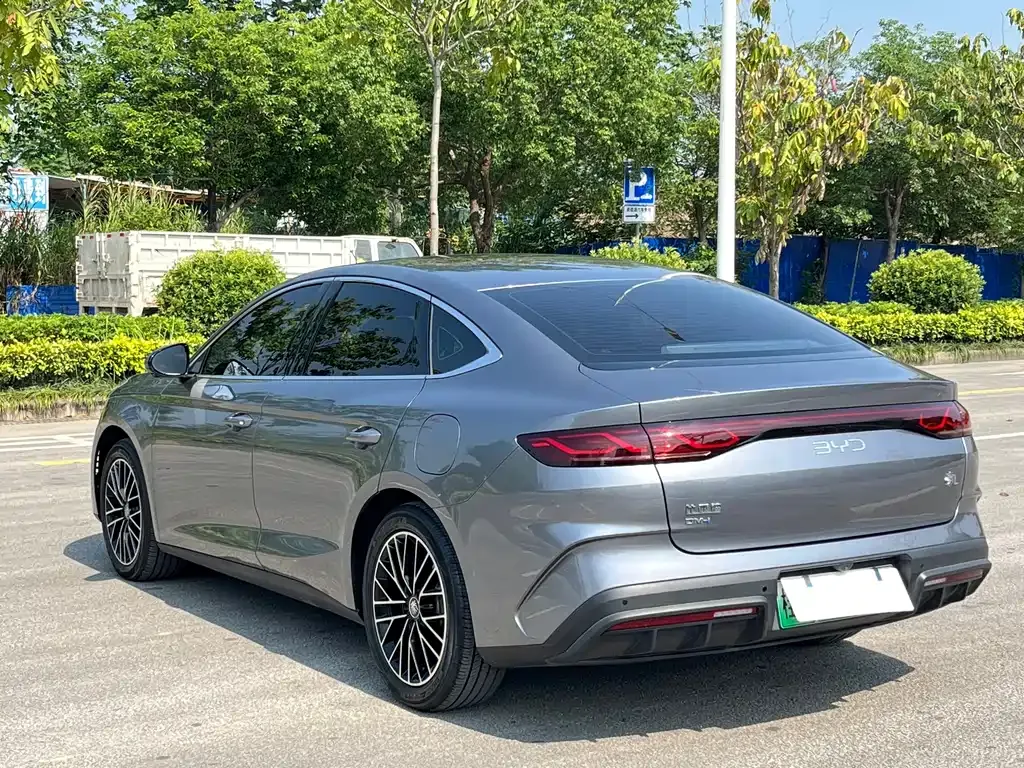 BYD Qin L — фото 8