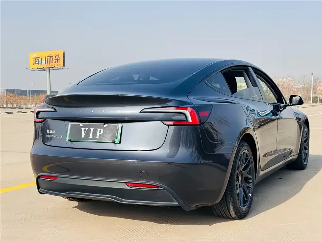 Tesla Model 3 — фото 6