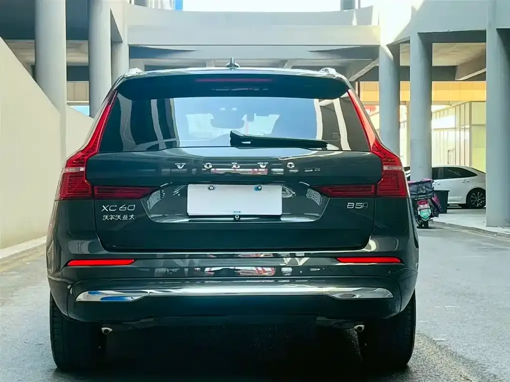 Volvo XC60 — фото 2