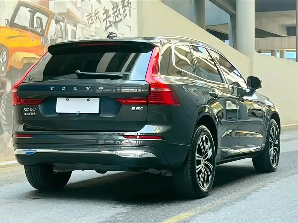 Volvo XC60 — фото 5