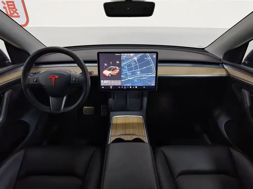 Tesla Model Y — фото 4