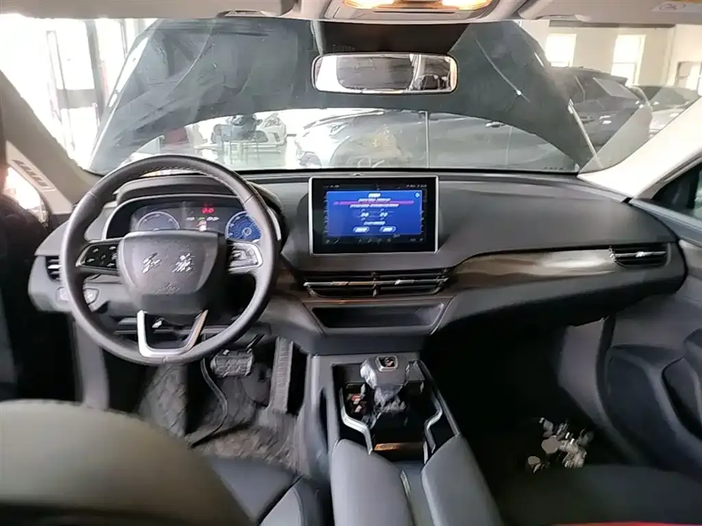 Hongqi E-QM5 — фото 2