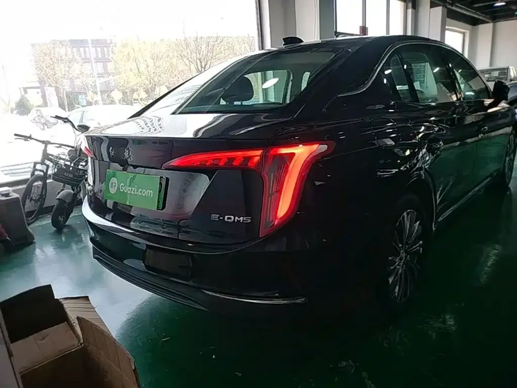 Hongqi E-QM5 — фото 7