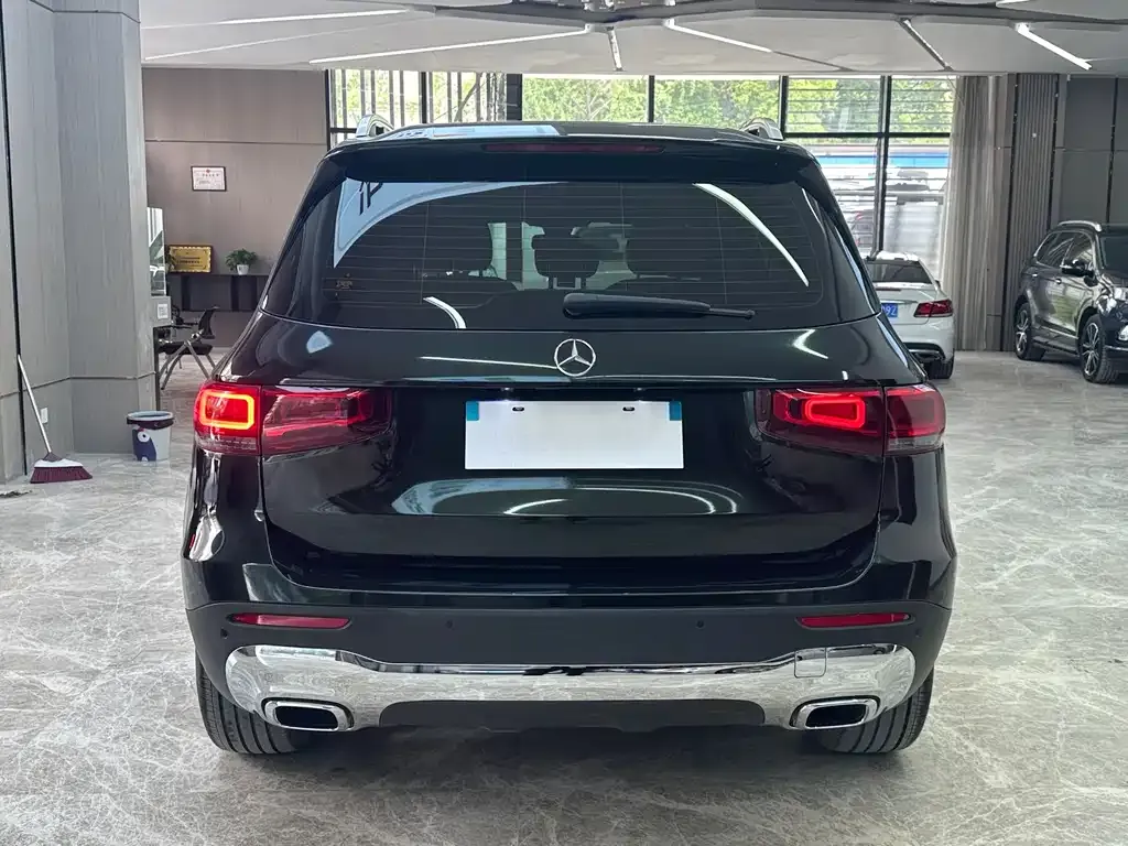 Mercedes-Benz GLB — фото 10