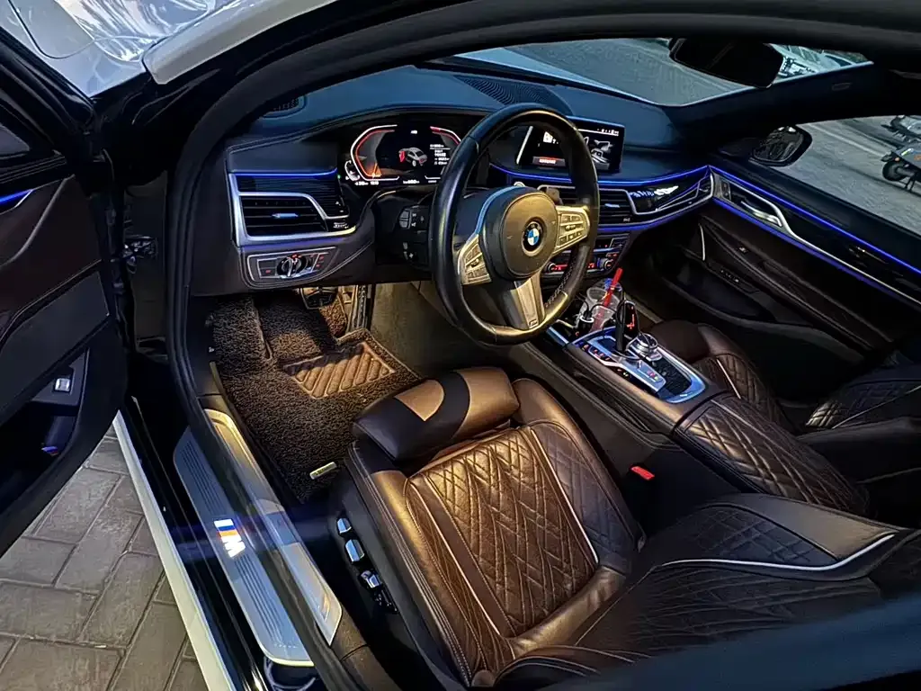 BMW 7 Series 2021 из CN, фото 9