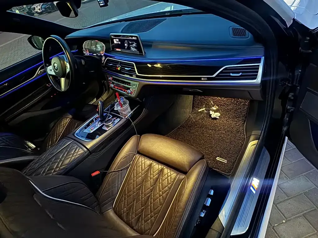 BMW 7 Series 2021 из CN, фото 7