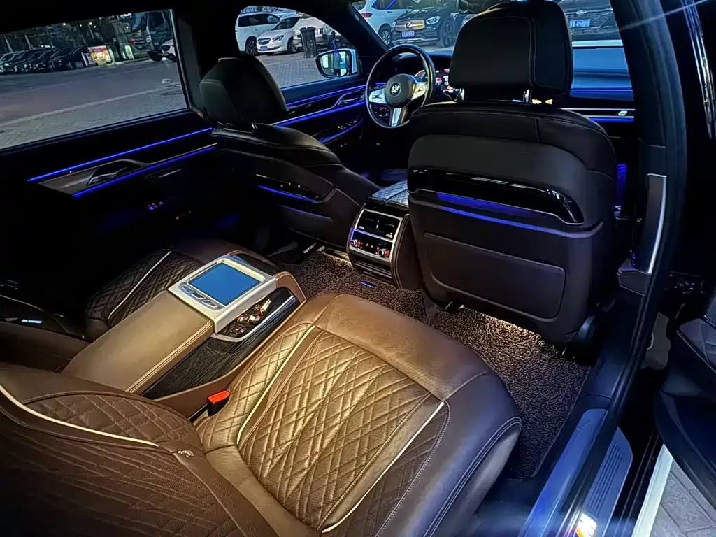 BMW 7 Series 2021 из CN, фото 6