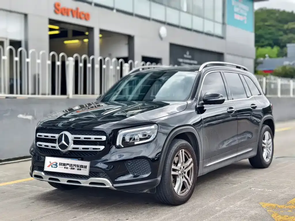 Mercedes-Benz GLB — фото 1
