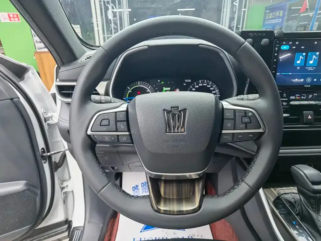 Toyota Crown Kluger 2024 из CN, фото 7