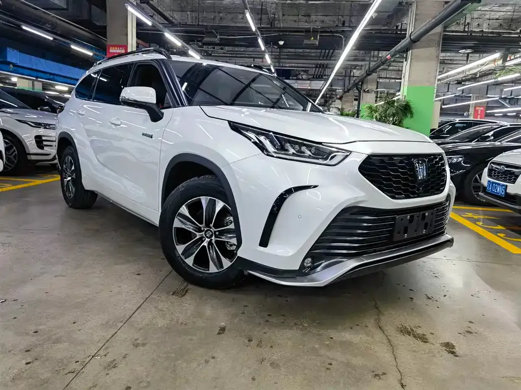 Toyota Crown Kluger 2024 из CN, фото 9