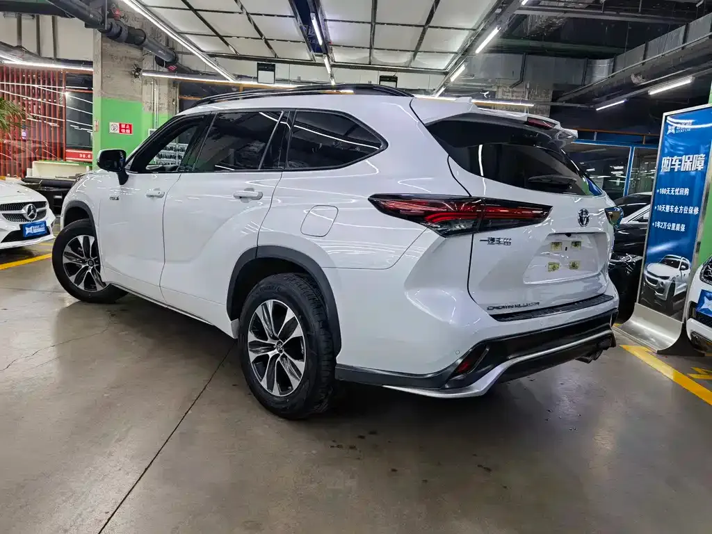 Toyota Crown Kluger 2024 из CN, фото 10