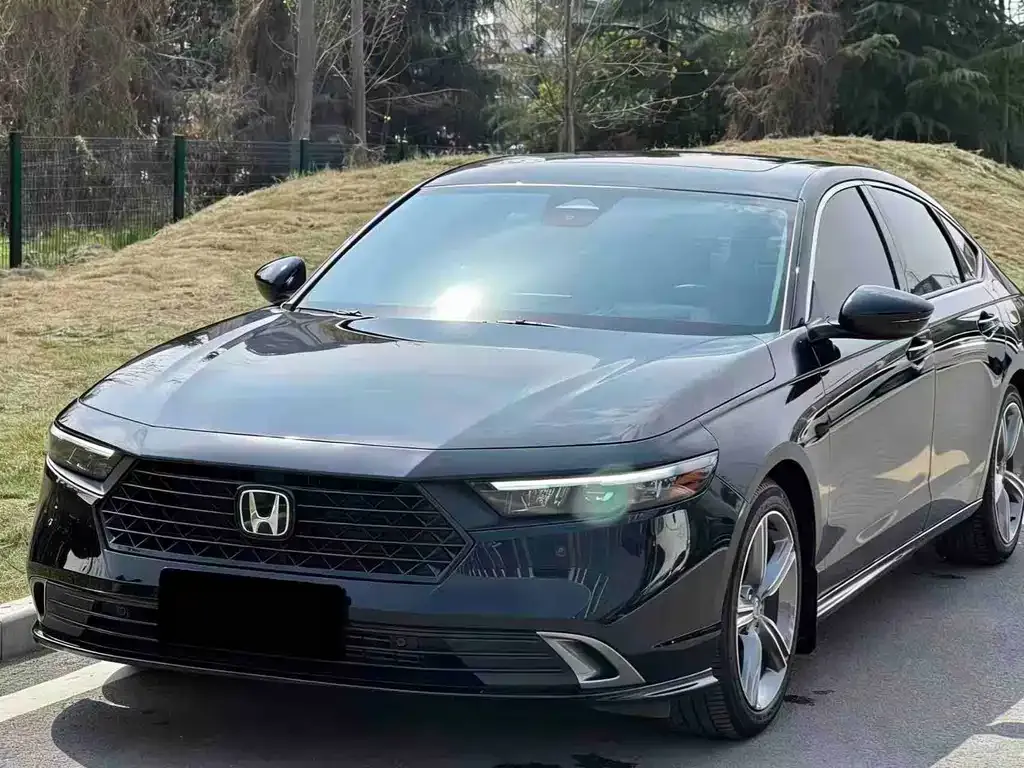 Honda Accord — фото 1