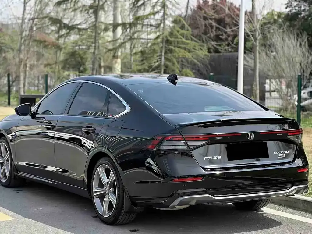 Honda Accord — фото 7