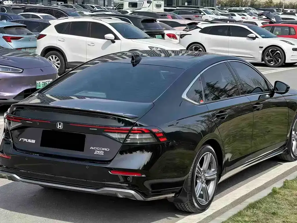 Honda Accord — фото 8
