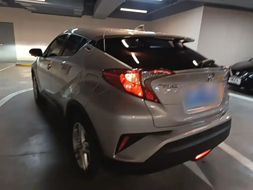 Toyota C-HR 2023 из CN, фото 3