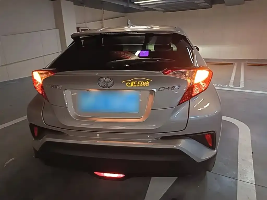 Toyota C-HR 2023 из CN, фото 2