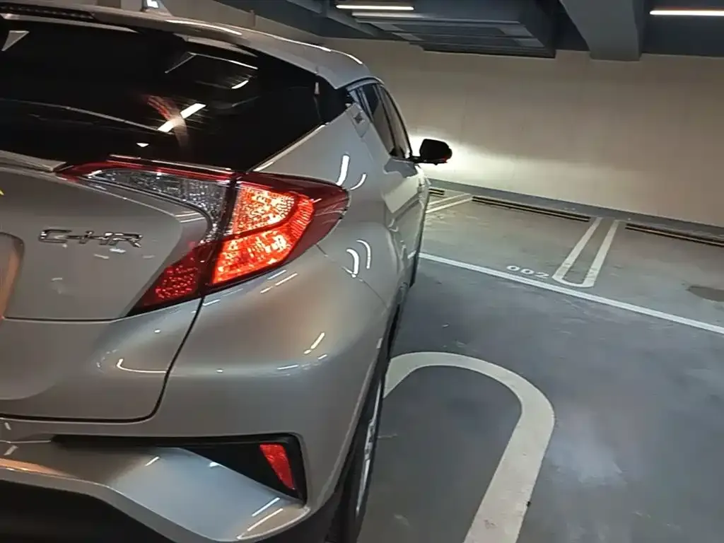Toyota C-HR 2023 из CN, фото 9