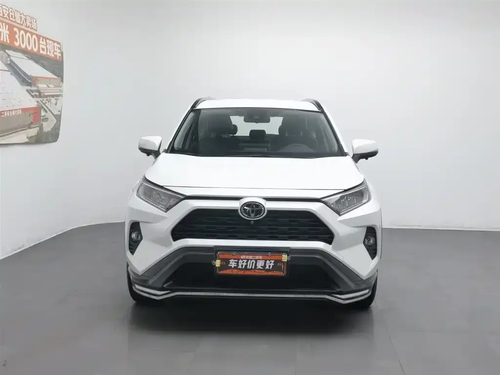 Toyota RAV4 — фото 7