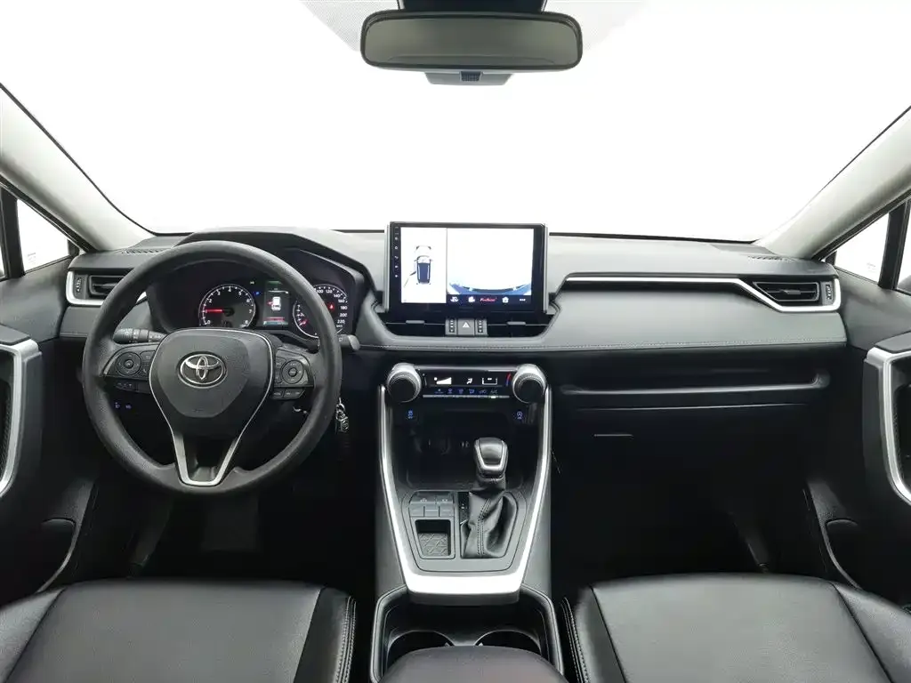Toyota RAV4 — фото 3