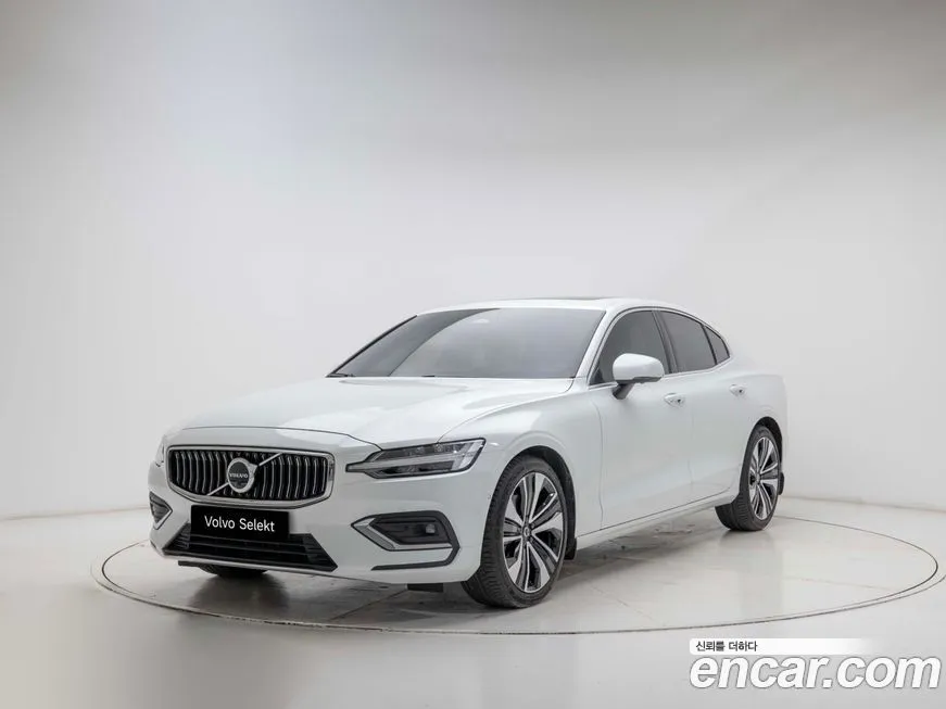 Volvo S60 — фото 1