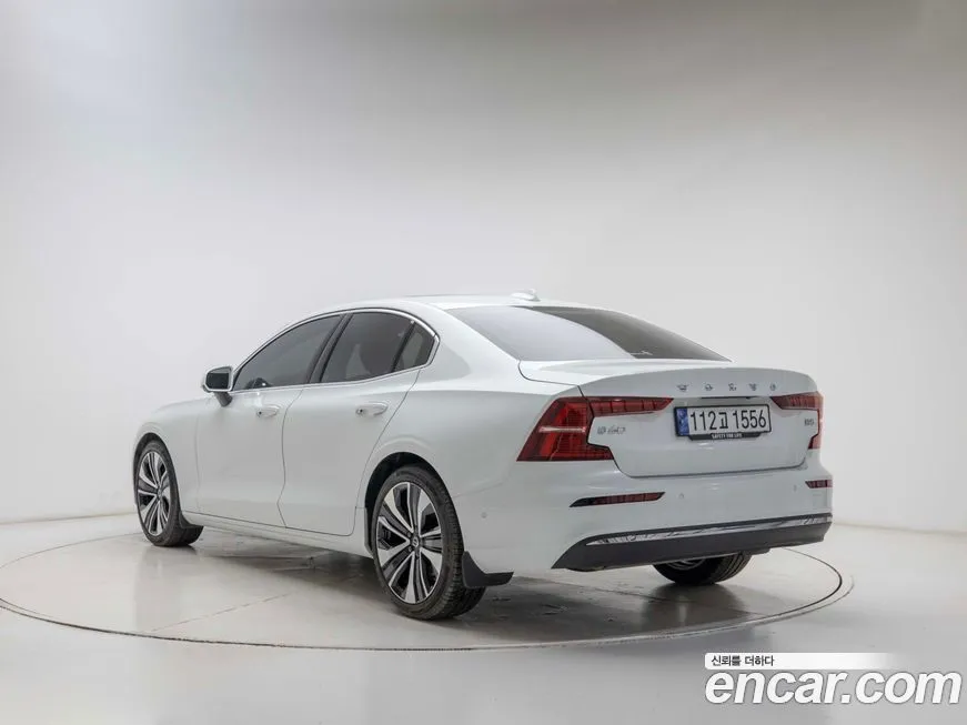 Volvo S60 — фото 4