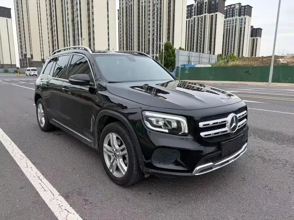 Mercedes-Benz GLB — фото 1