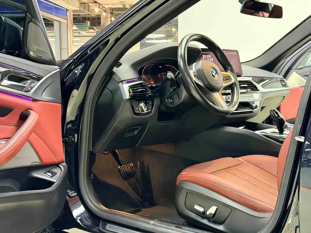 BMW 5 Series 2021 из CN, фото 8