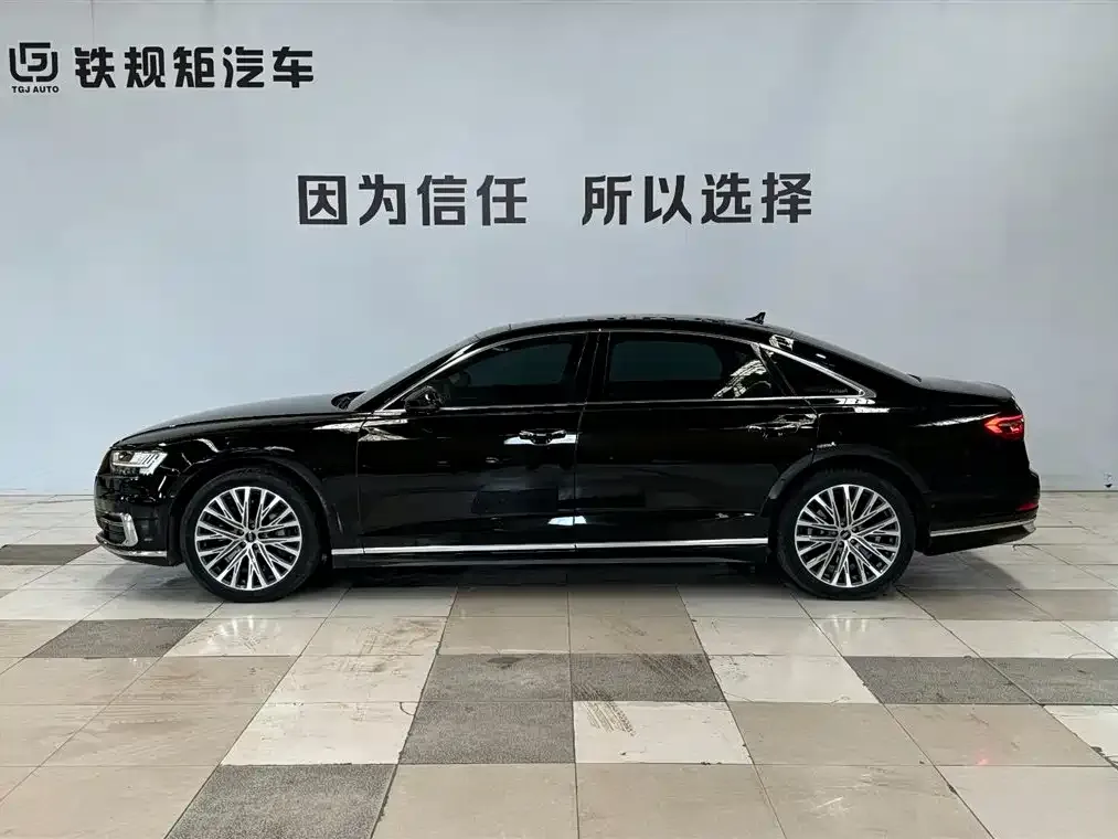 Audi A8 — фото 6