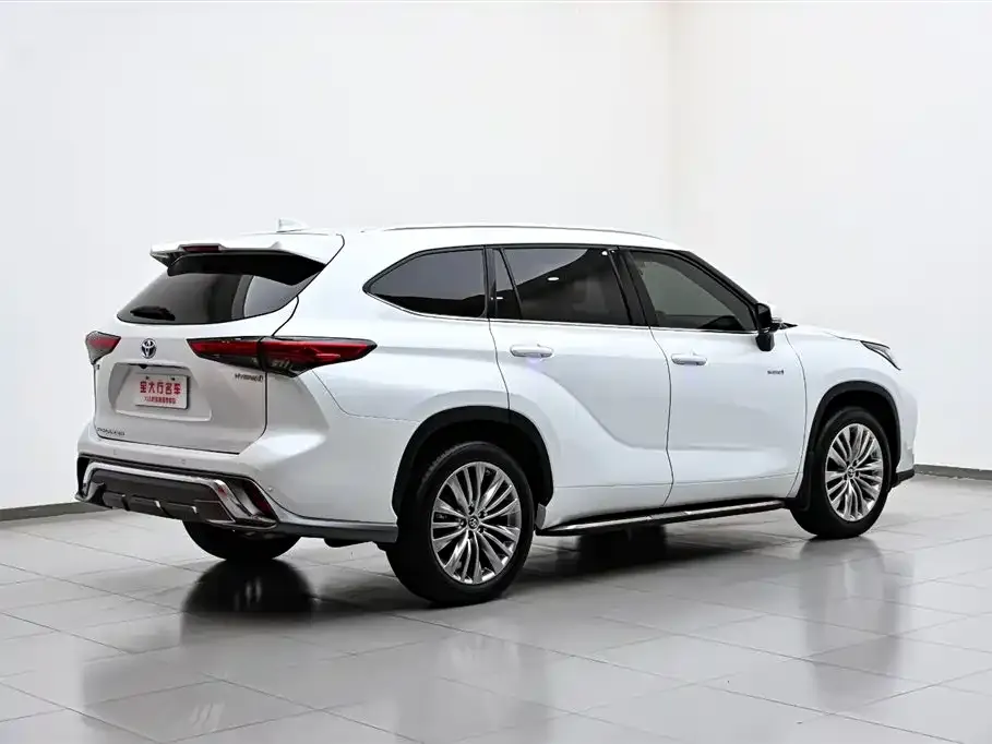 Toyota Highlander — фото 4