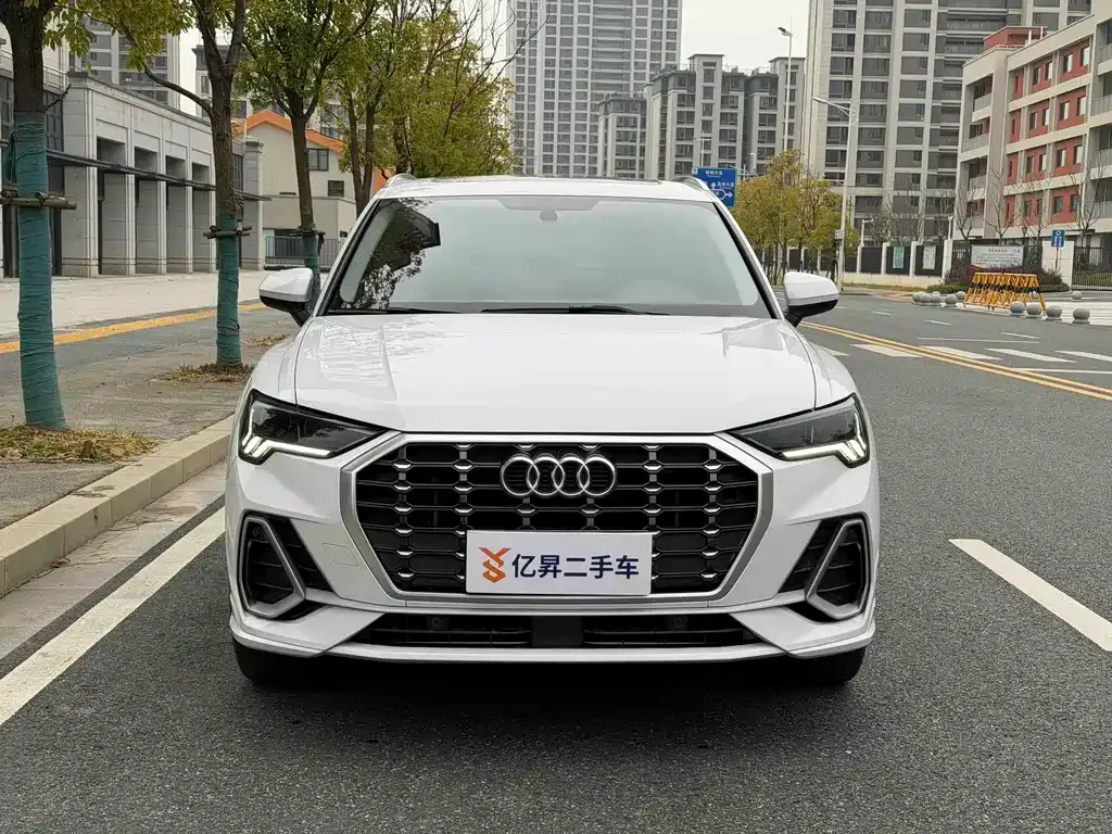 Audi Q3 — фото 9