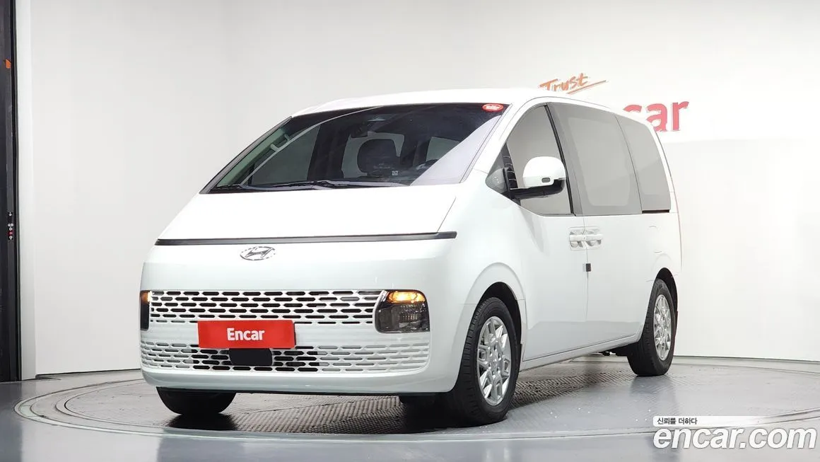 Hyundai Staria