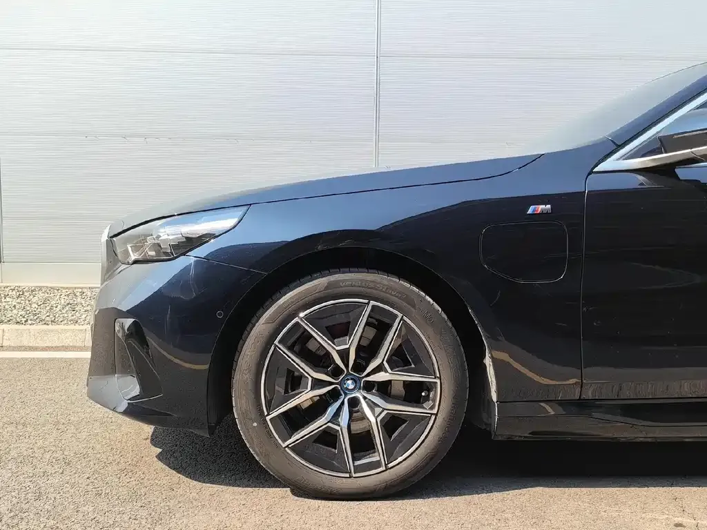BMW i5 2025 из CN, фото 8