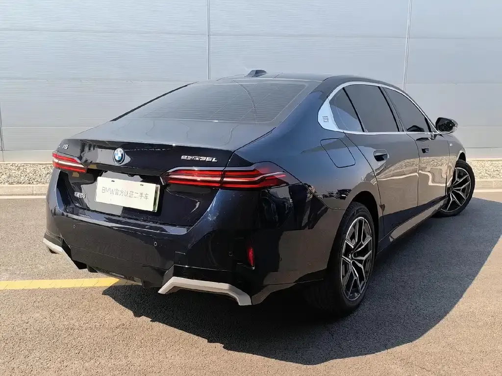 BMW i5 2025 из CN, фото 3