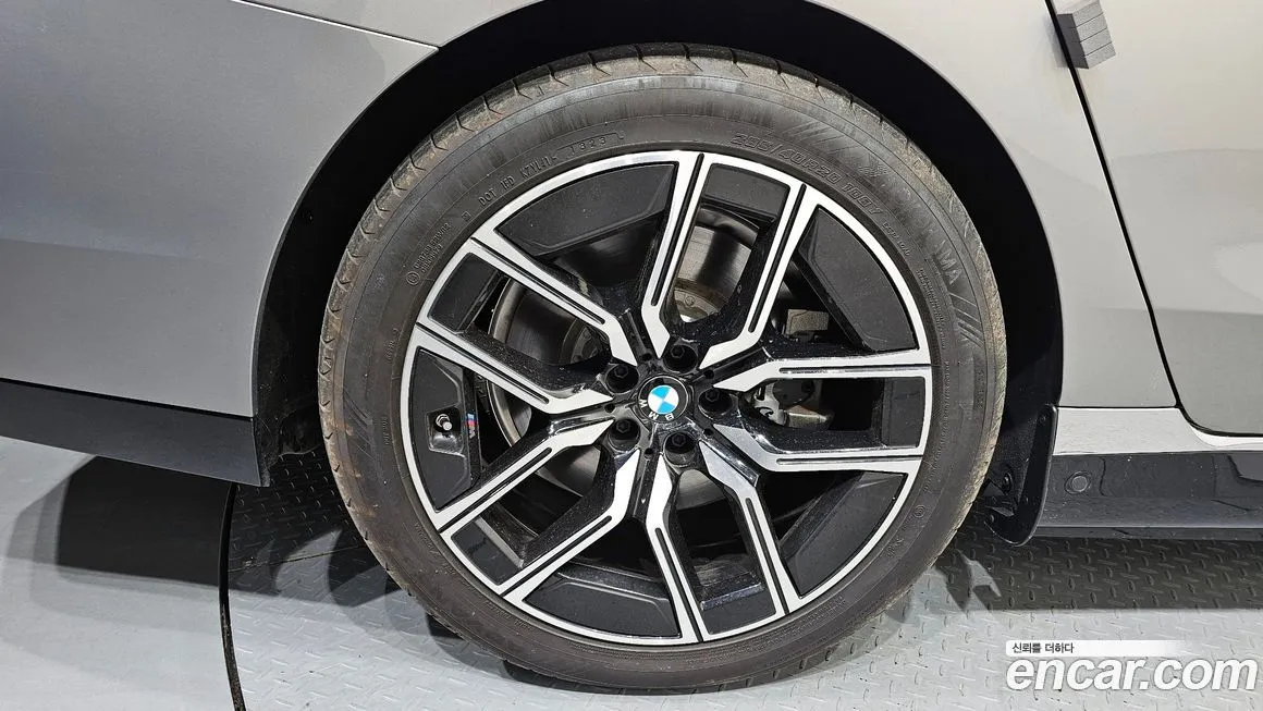 BMW i7 2024 из KR, фото 9
