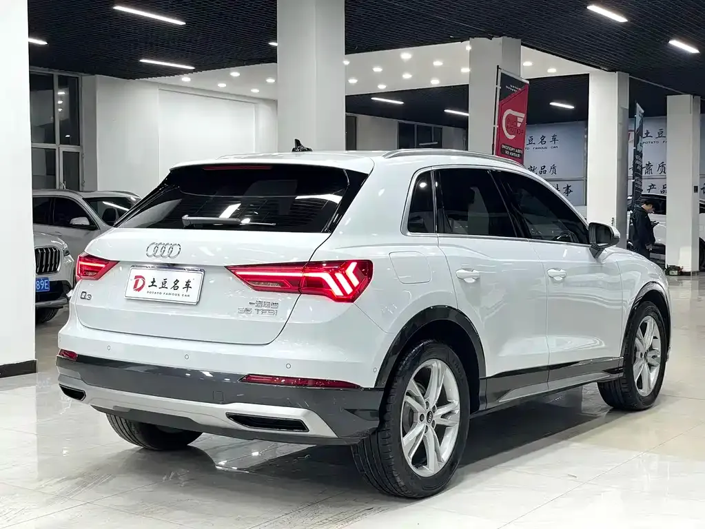 Audi Q3 — фото 10