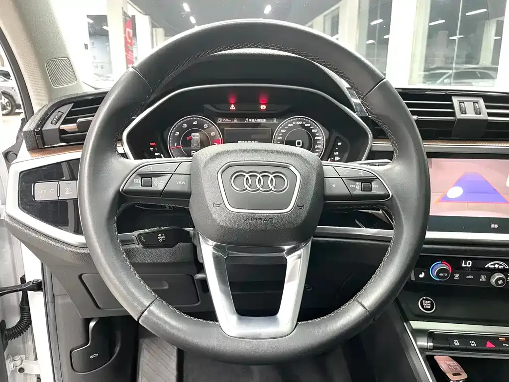 Audi Q3 — фото 6