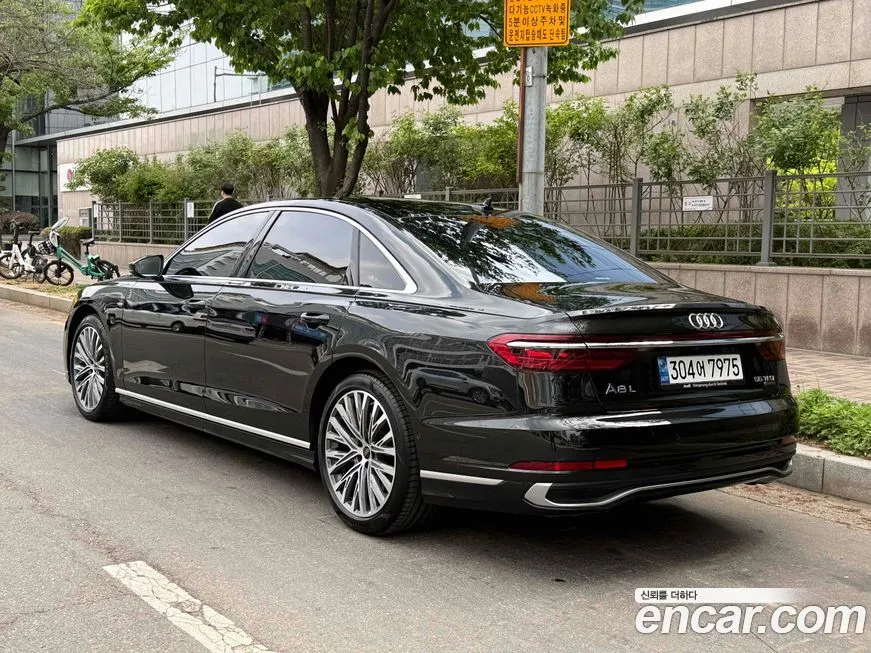 Audi A8 — фото 9