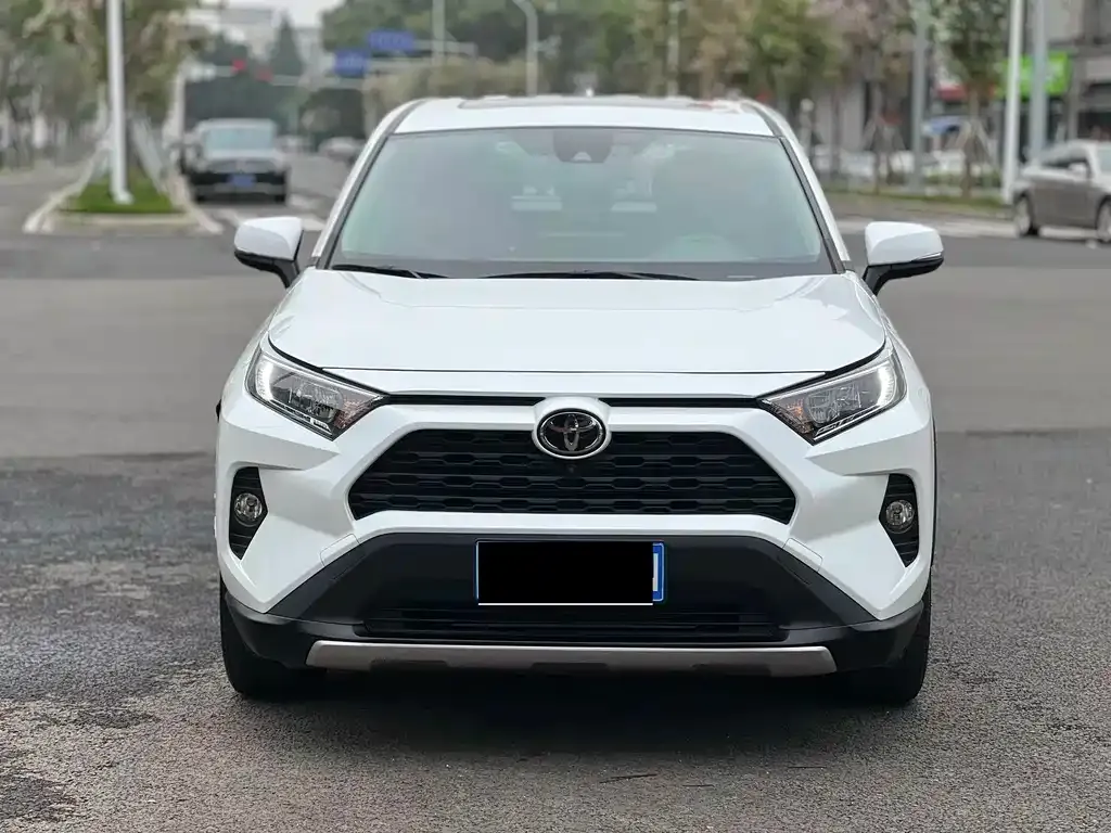 Toyota RAV4 — фото 5