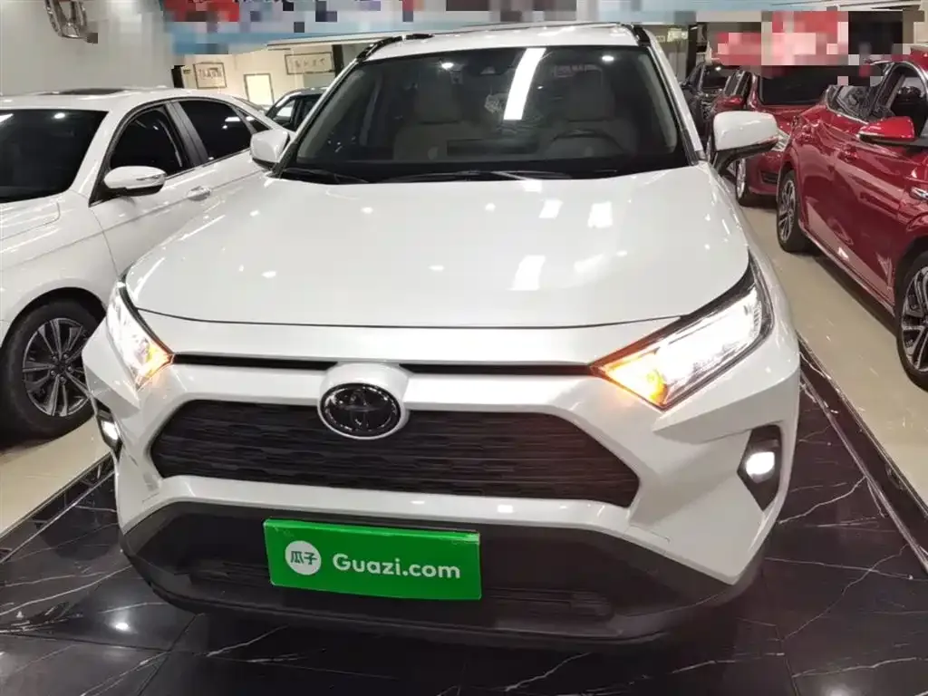 Toyota RAV4 2023 из CN, фото 4