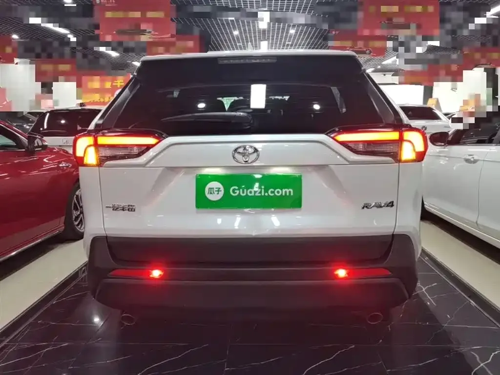 Toyota RAV4 2023 из CN, фото 6
