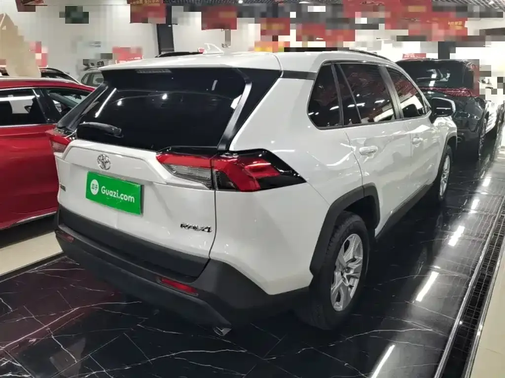 Toyota RAV4 2023 из CN, фото 7