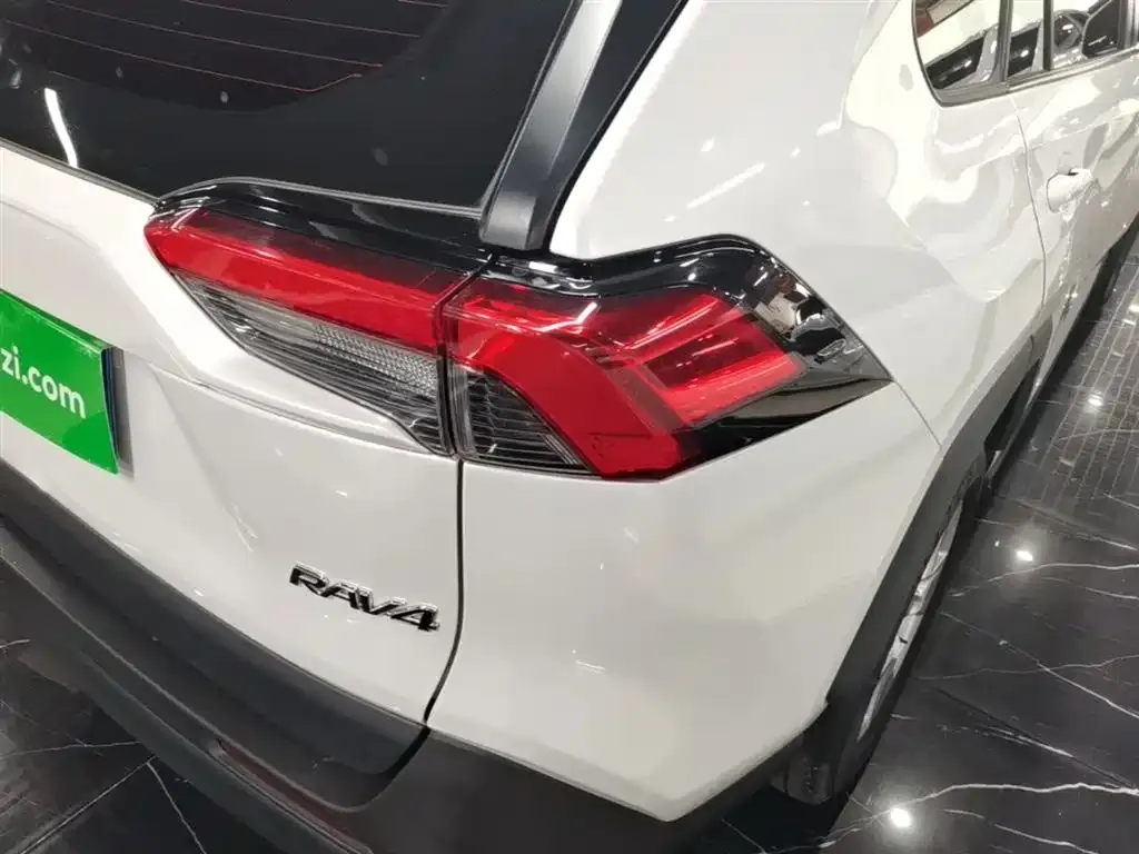 Toyota RAV4 2023 из CN, фото 8