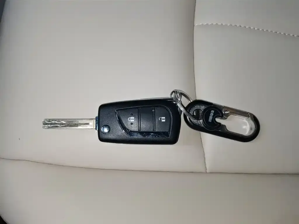Toyota RAV4 2023 из CN, фото 2