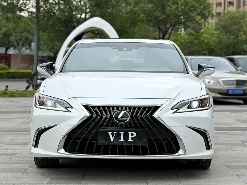 Lexus ES 2023 из CN, фото 3